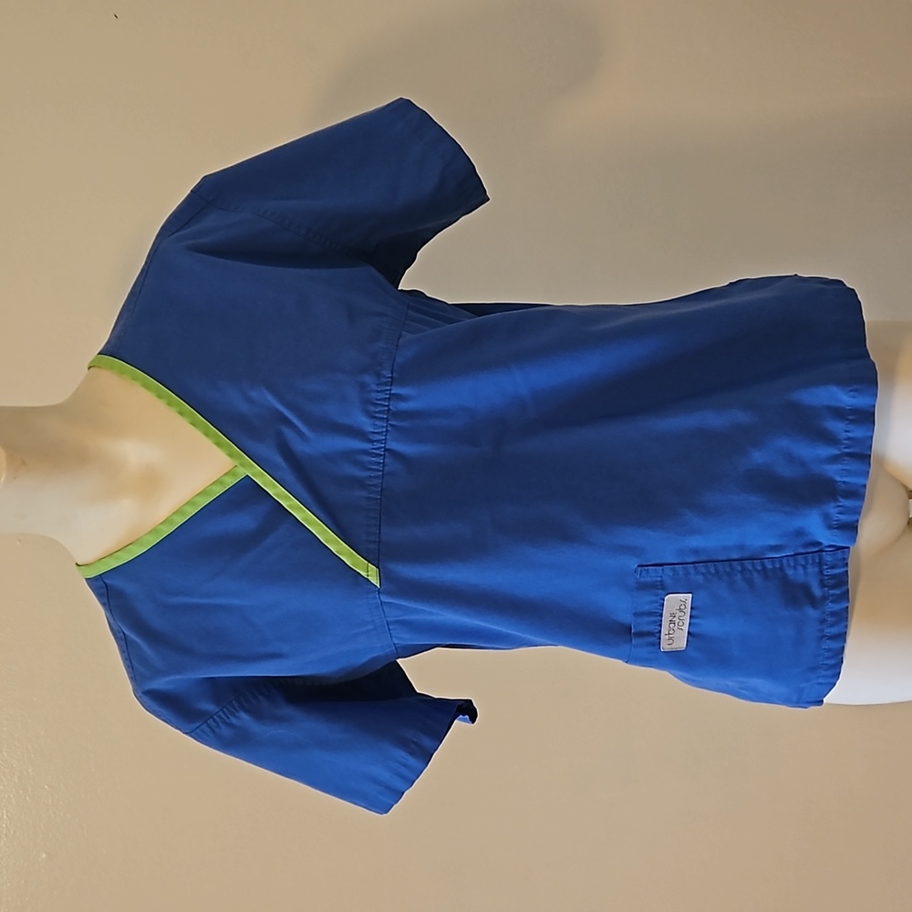 Urbane Scrub Top. S